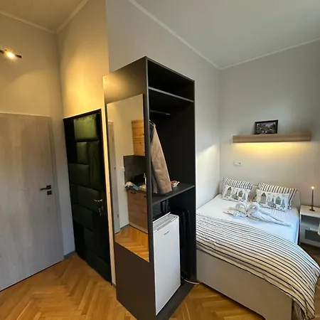 Elegant Central Studio Metro ,Tram At Your Door Διαμέρισμα *