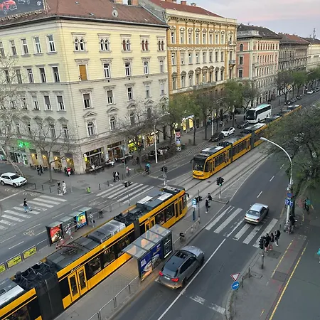 Elegant Central Studio Metro ,Tram At Your Door Διαμέρισμα Βουδαπέστη