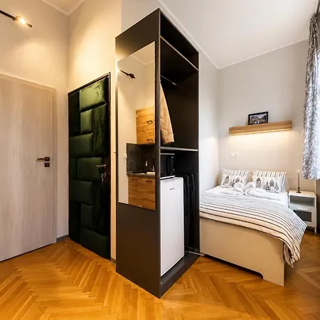 Elegant Central Studio Metro ,Tram At Your Door Βουδαπέστη