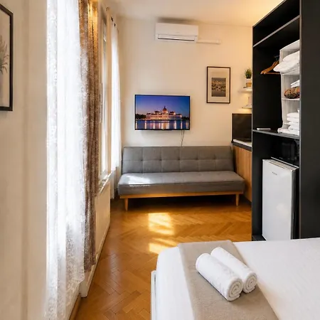 Apartamento Elegant Metro ,tram At Your Door