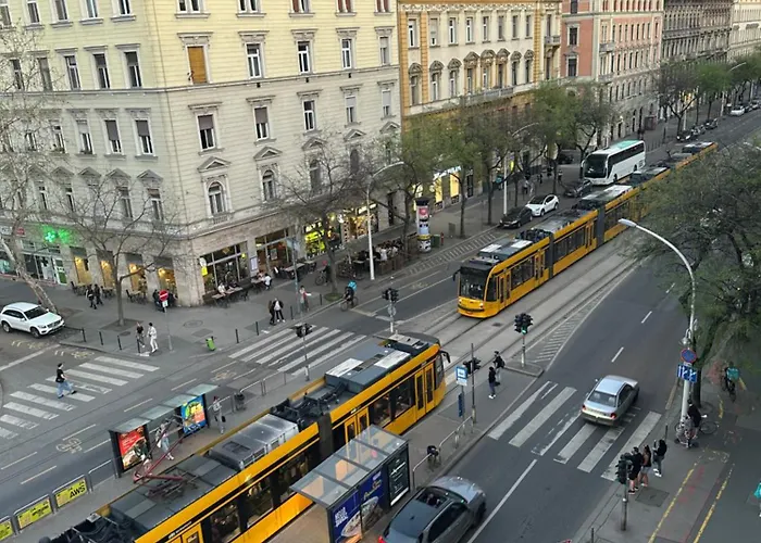 Center Close To Newyork Cafe شقة بودابست